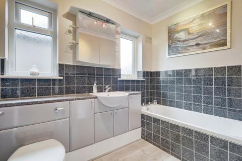 3 bedroom detached house for sale, Essex Way, Benfleet, SS7