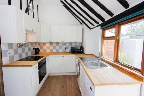 3 bedroom semi-detached house for sale, Available With No Onward Chain In Goudhurst