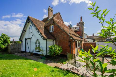 3 bedroom semi-detached house for sale, Available With No Onward Chain In Goudhurst