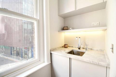 Studio to rent, Tooley Street, London Bridge, London, SE1