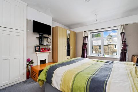 3 bedroom terraced house for sale, Hollin Avenue, Huddersfield, HD3