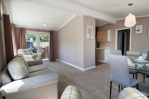 2 bedroom park home for sale, HERMITAGE PARK, HERSCHEL GRANGE, WARFIELD, BERKSIRE, RG42 6AS