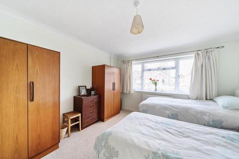 65 Heath Drive, Brookwood, Woking, GU24 0HQ