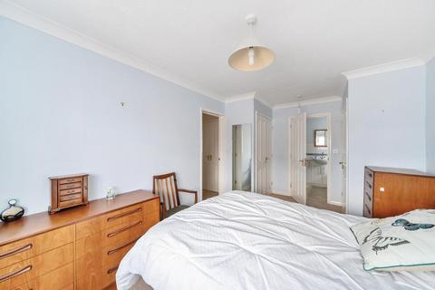 65 Heath Drive, Brookwood, Woking, GU24 0HQ