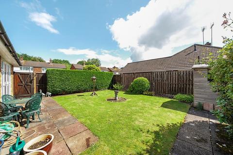 65 Heath Drive, Brookwood, Woking, GU24 0HQ