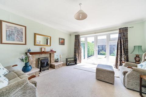 65 Heath Drive, Brookwood, Woking, GU24 0HQ