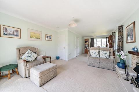 65 Heath Drive, Brookwood, Woking, GU24 0HQ