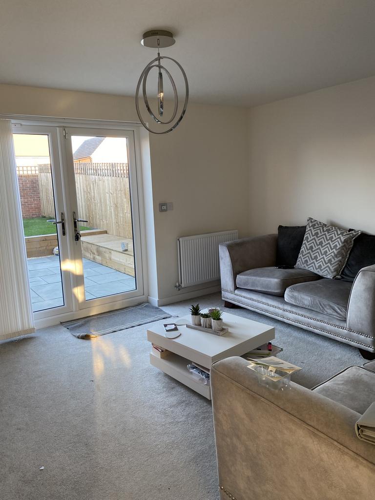 Woodfield Way, Balby DN4 3 bed semidetached house £950 pcm (£219 pw)