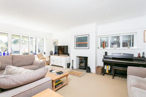 Oak Hall Cottage Bartholomew Street, Hythe, CT21 5BT