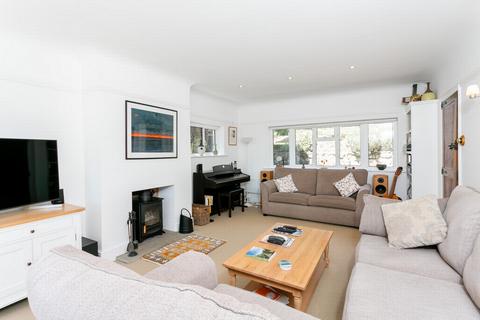 Oak Hall Cottage Bartholomew Street, Hythe, CT21 5BT