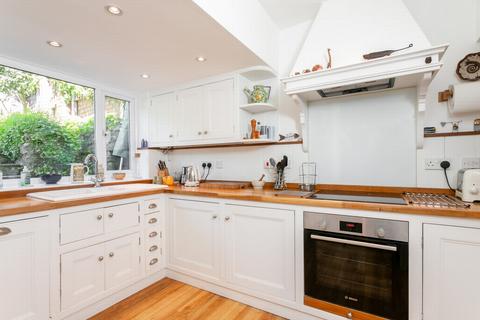 Oak Hall Cottage Bartholomew Street, Hythe, CT21 5BT