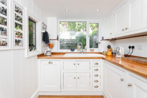Oak Hall Cottage Bartholomew Street, Hythe, CT21 5BT