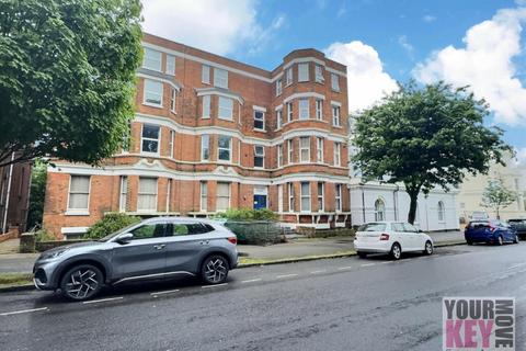 2 bedroom flat for sale, Bouverie Road West, Folkestone, Kent CT20 2RU