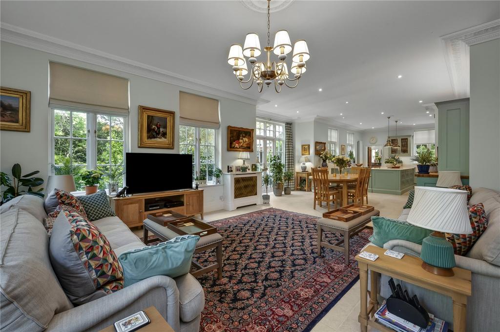 Kitchen Family Room