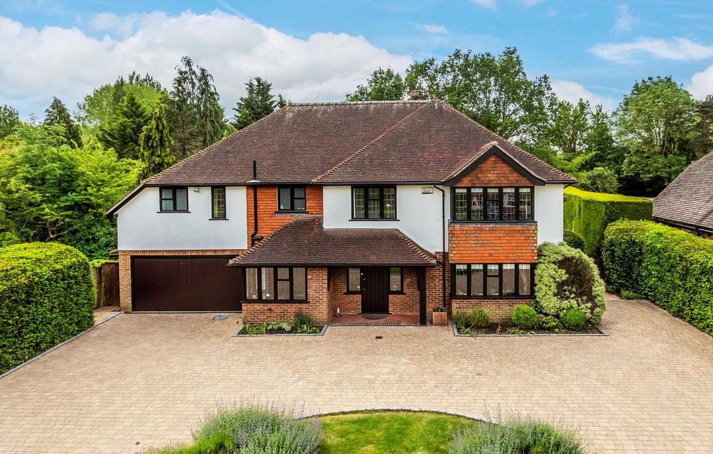 Lower Farm Road, Effingham... 5 bed detached house for sale £2,095,000