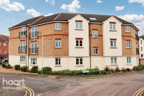 2 bedroom flat for sale, Nightingale Crescent, Romford