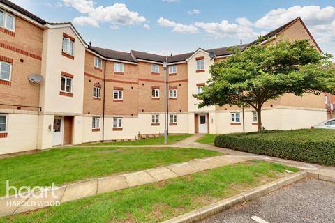 2 bedroom flat for sale, Nightingale Crescent, Harold Wood