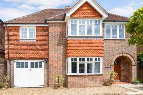 5 bedroom detached house for sale, New Park Road Cranleigh, Surrey, GU6 7HJ