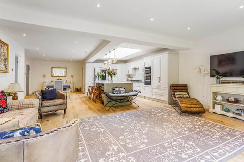 5 bedroom detached house for sale, New Park Road Cranleigh, Surrey, GU6 7HJ