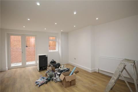 2 bedroom apartment to rent, Clifford Road, London, SE25