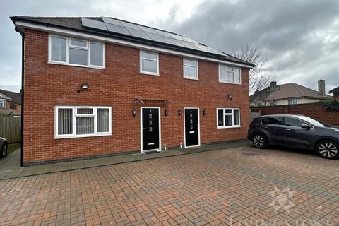 3 bedroom semi-detached house to rent, Eagle Court, Leicester LE3