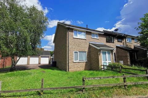 3 bedroom end of terrace house for sale, Mountbatten Road, Bungay