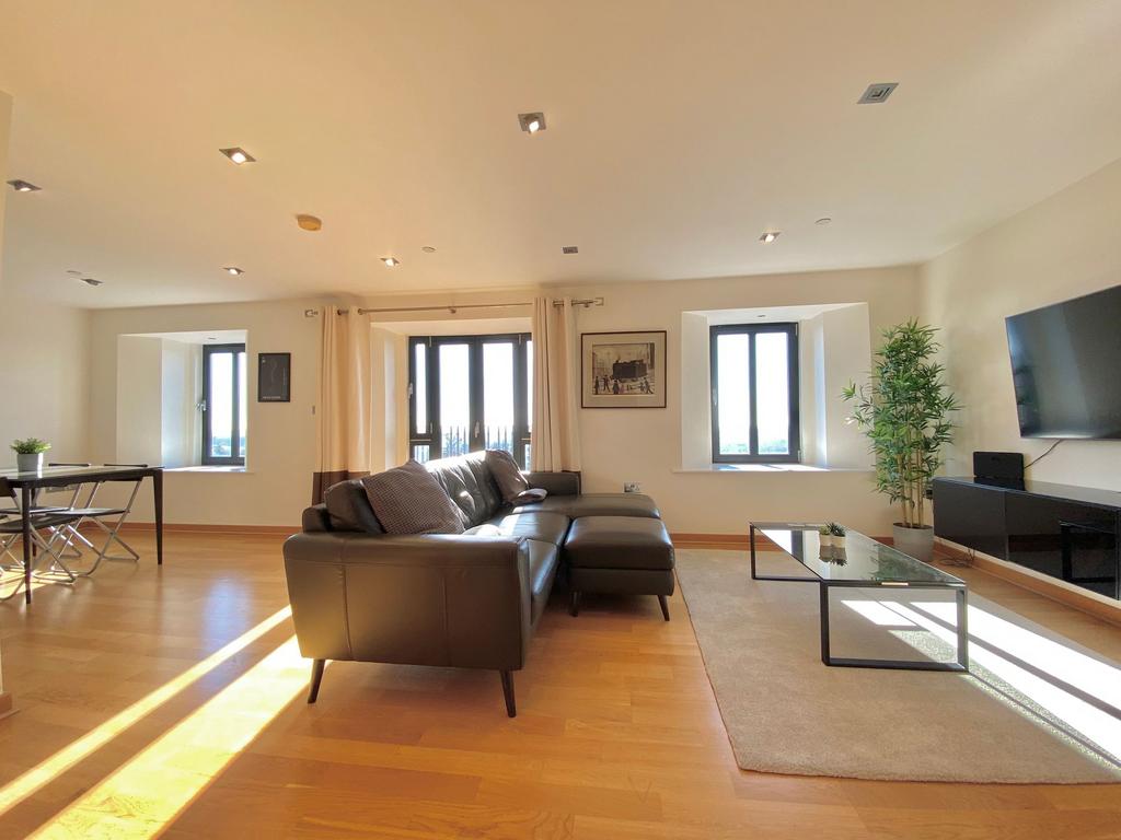 Living Room/Diner