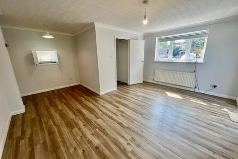 3 bedroom end of terrace house to rent, Copperfield Way, Pinner HA5