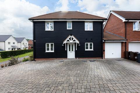 3 bedroom detached house for sale, Strom Olsen Close, Wickford, SS11