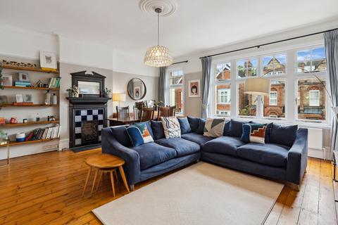 3 bedroom apartment for sale, Kingsmead Road, London, SW2