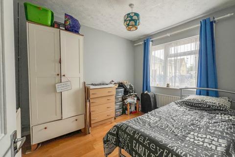 9 Harrow Close, Hockley, SS5 4HQ