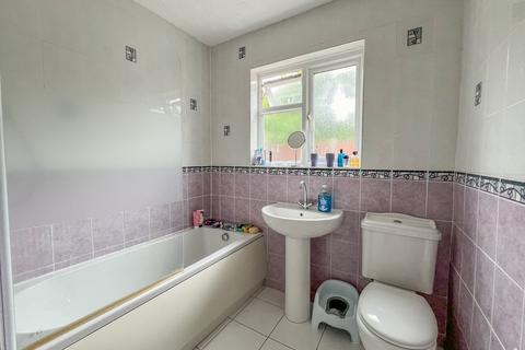 9 Harrow Close, Hockley, SS5 4HQ