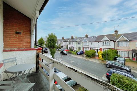 4 bedroom terraced house for sale, Lovelace Avenue, Southend on Sea SS1