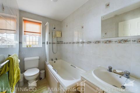 15 Manor Garth, Norton, Doncaster, DN6 9TB