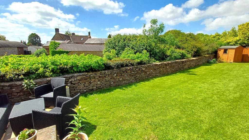 Rectory Road, Hook Norton OX15 3 bed detached bungalow for sale £495,000