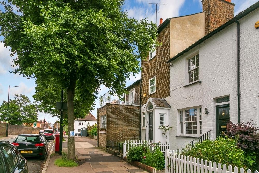 Kew Road, Kew, Richmond, Surrey TW9 3 bed terraced house for sale £1,400,000