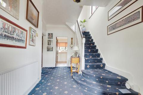 3 bedroom semi-detached house for sale, Winsford Gardens, Westcliff-on-Sea, SS0