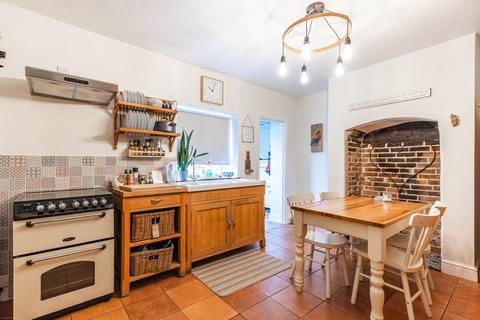 3 bedroom end of terrace house for sale, Weybourne