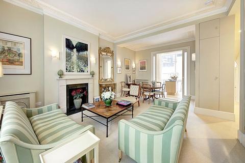 2 bedroom flat for sale, Beaufort Gardens, Knightsbridge,, London, SW3