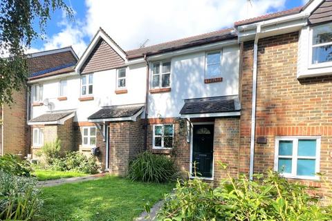 2 bedroom terraced house to rent, Capstans Wharf, Woking GU21