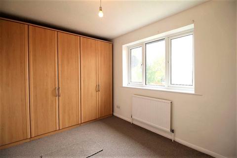 2 bedroom house to rent, Macaret Close, Whetstone, London, N20