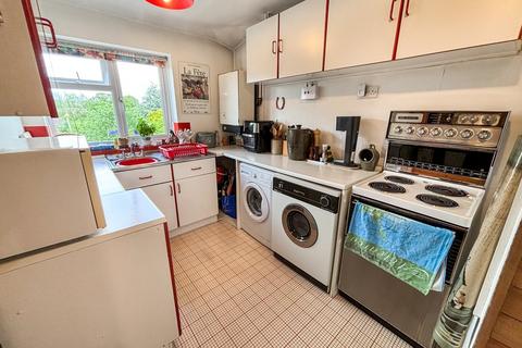 25 Amblecote Road, Tilehurst, Reading, RG30 4BS