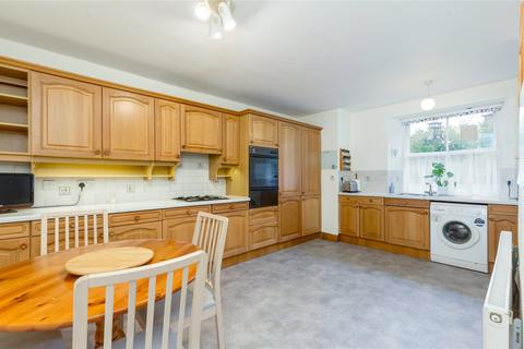 8a Abbotsford Crescent, Edinburgh, EH10 5DY