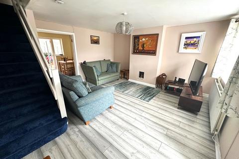 4 bedroom end of terrace house to rent, Warwick Walk, Shoreham-by-Sea BN43