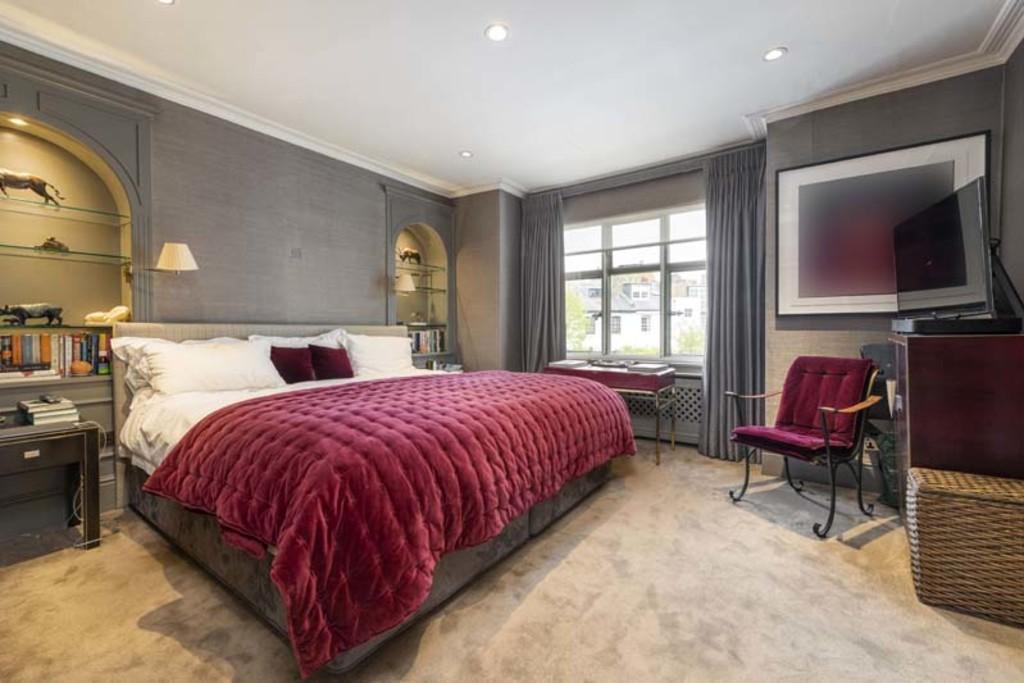 8 Launceston Pl Bed