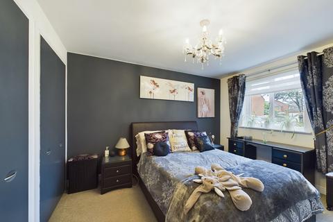 2 bedroom ground floor flat for sale, Wildhay Brook, Hilton