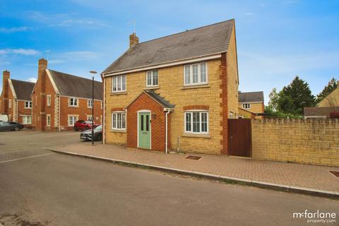 4 bedroom semi-detached house to rent, Minnow Close, Swindon SN25