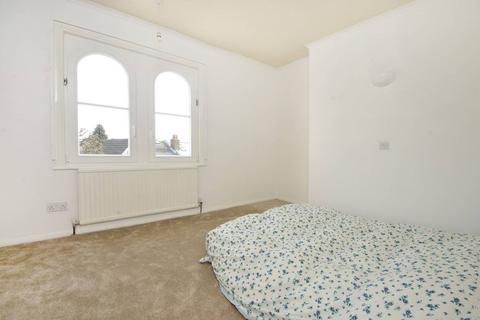 2 bedroom flat to rent, Belvedere Road, Crystal Palace, London, SE19