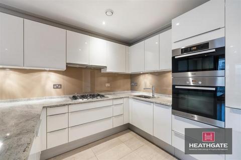 2 bedroom flat to rent, West Heath Place, Golders Hill, NW11