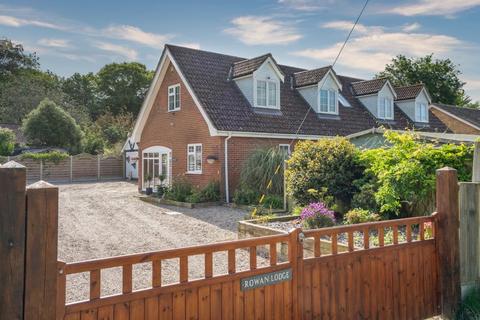 5 bedroom chalet for sale, Back Lane, Burgh Castle